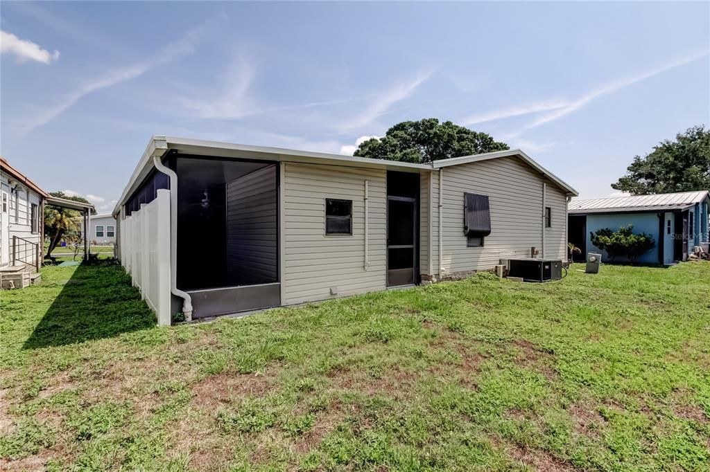 Active With Contract: $225,000 (2 beds, 2 baths, 1104 Square Feet)