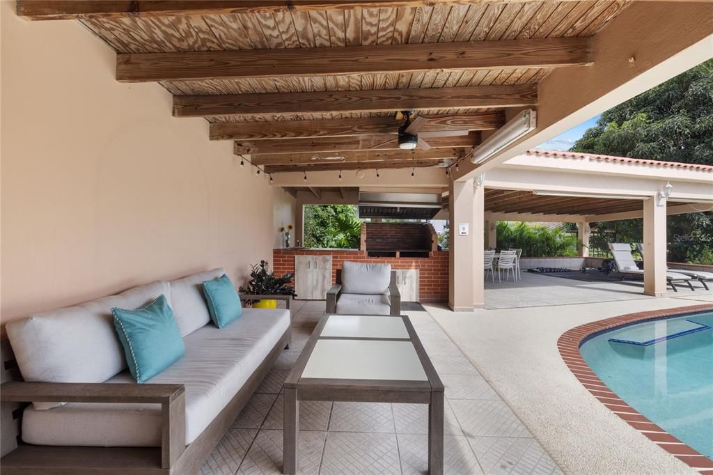 На продажу: $682,500 (5 спален, 3 ванн, 2142 Квадратных фут)