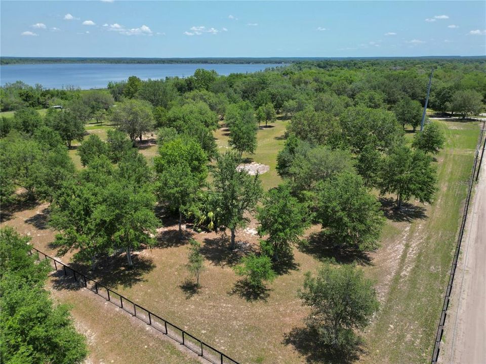 Под контрактом: $250,000 (6.99 acres)