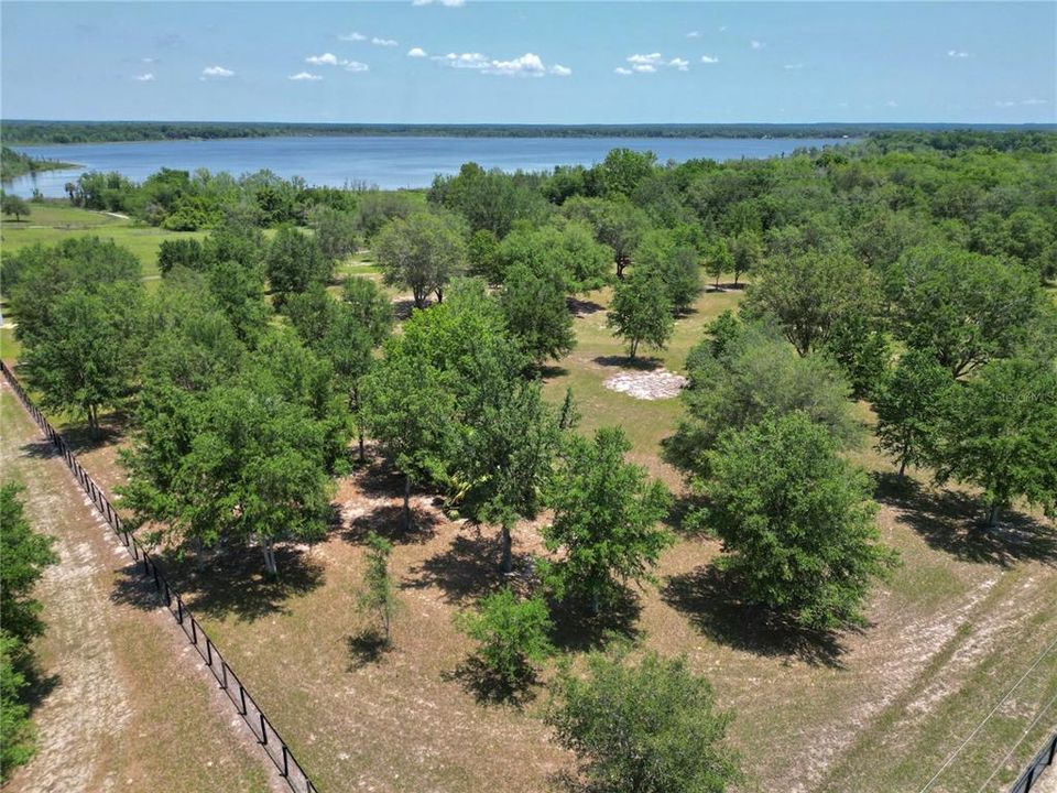 Под контрактом: $250,000 (6.99 acres)