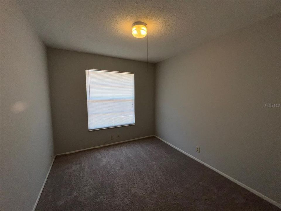 合同活跃: $189,900 (3 贝兹, 1 浴室, 1178 平方英尺)