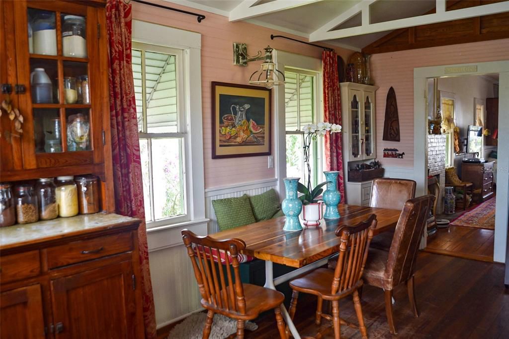 待售: $350,000 (3 贝兹, 2 浴室, 1180 平方英尺)