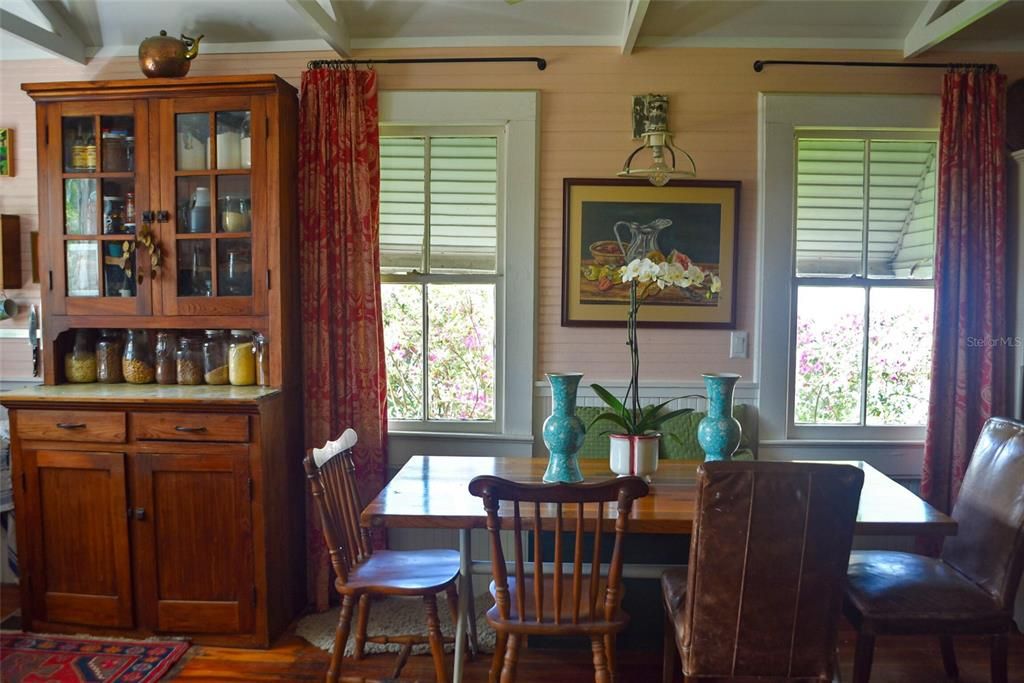 待售: $350,000 (3 贝兹, 2 浴室, 1180 平方英尺)