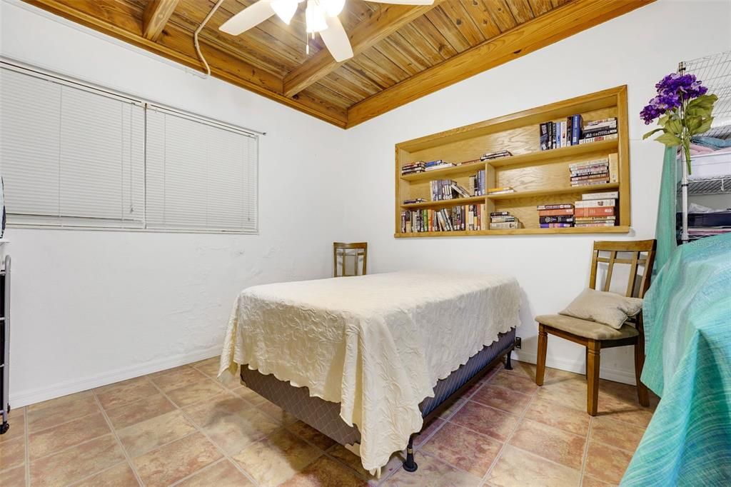 На продажу: $399,900 (2 спален, 2 ванн, 1897 Квадратных фут)