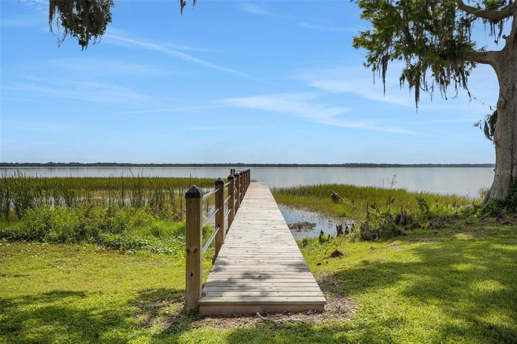 На продажу: $399,900 (2 спален, 2 ванн, 1897 Квадратных фут)