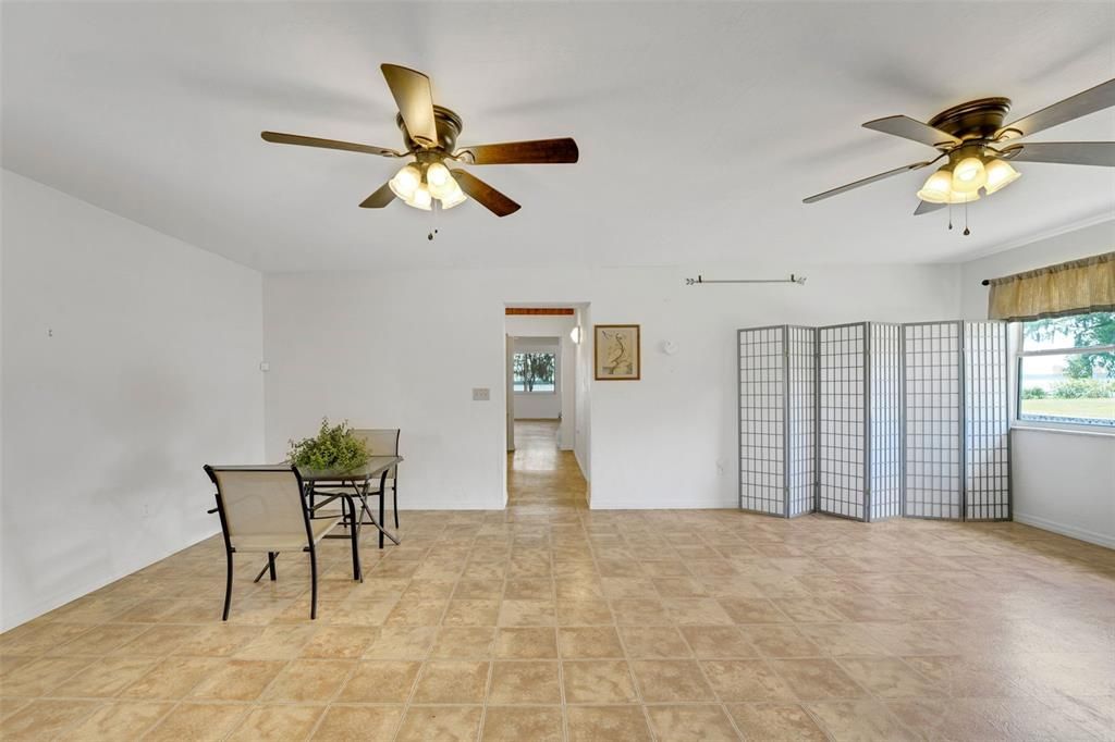 На продажу: $399,900 (2 спален, 2 ванн, 1897 Квадратных фут)