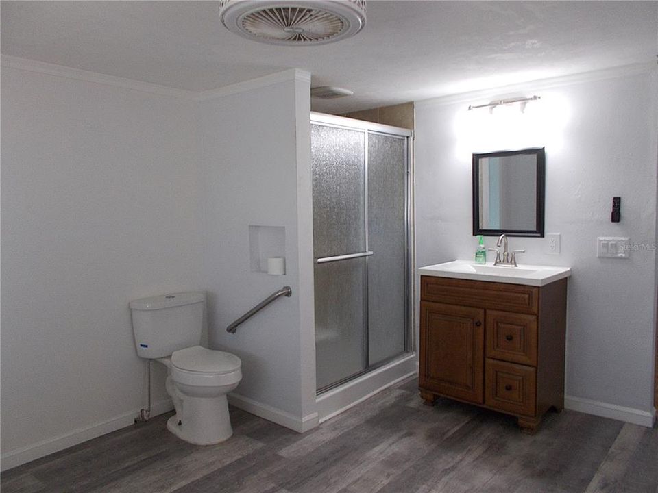 Active With Contract: $89,000 (2 beds, 2 baths, 1000 Square Feet)