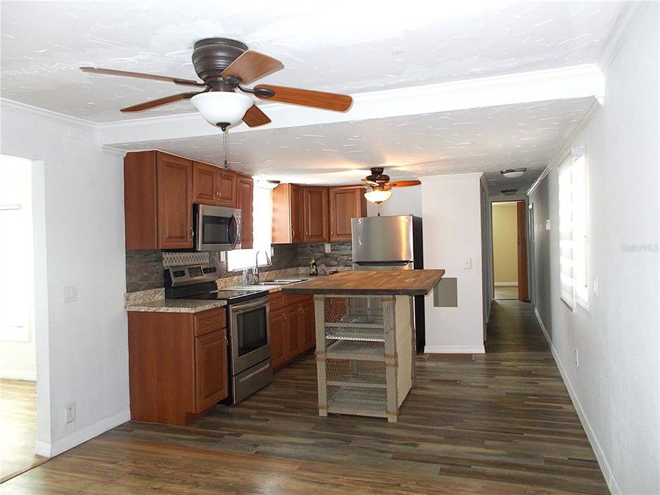 Active With Contract: $89,000 (2 beds, 2 baths, 1000 Square Feet)