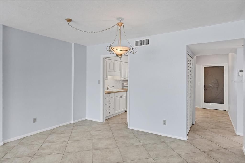 Под контрактом: $848,995 (2 спален, 2 ванн, 1057 Квадратных фут)