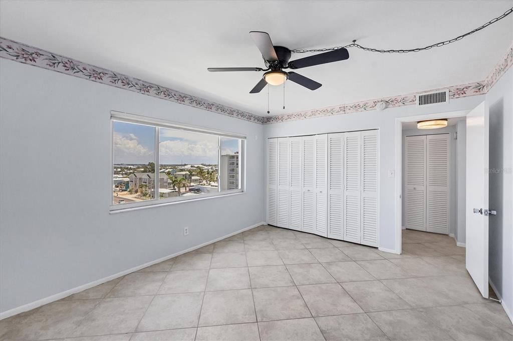 Под контрактом: $848,995 (2 спален, 2 ванн, 1057 Квадратных фут)