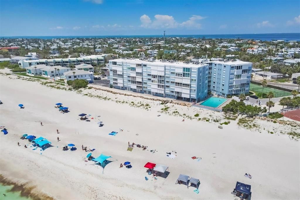 Под контрактом: $848,995 (2 спален, 2 ванн, 1057 Квадратных фут)