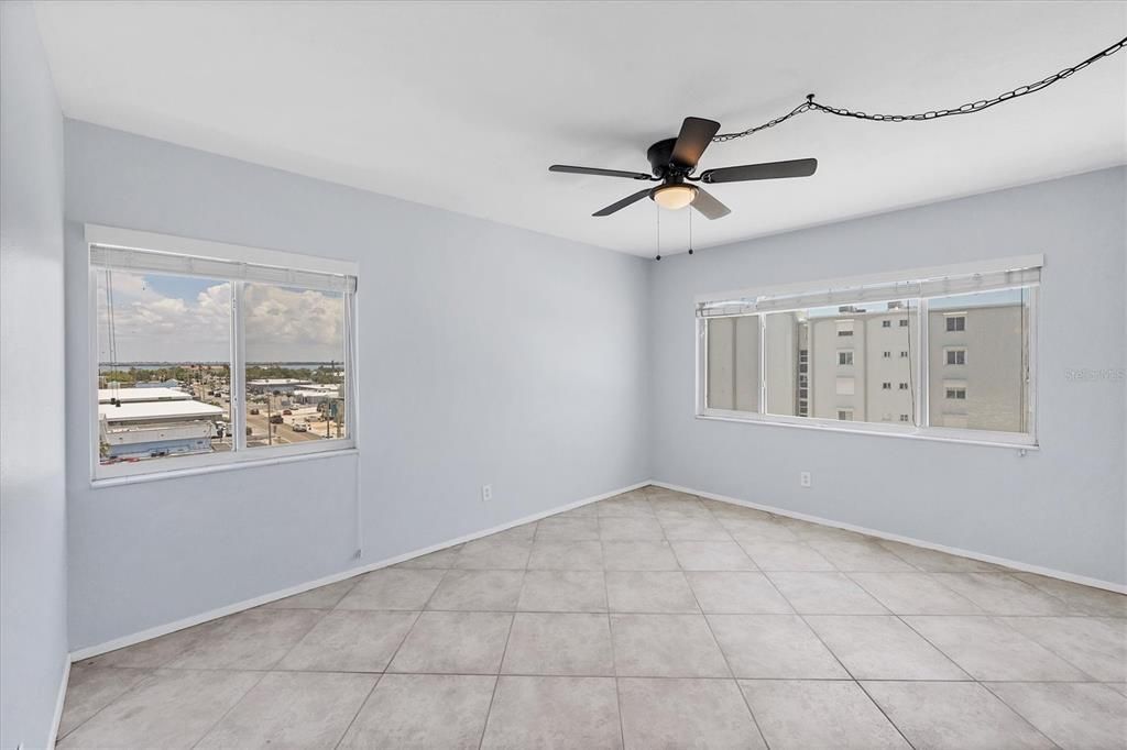 Под контрактом: $848,995 (2 спален, 2 ванн, 1057 Квадратных фут)