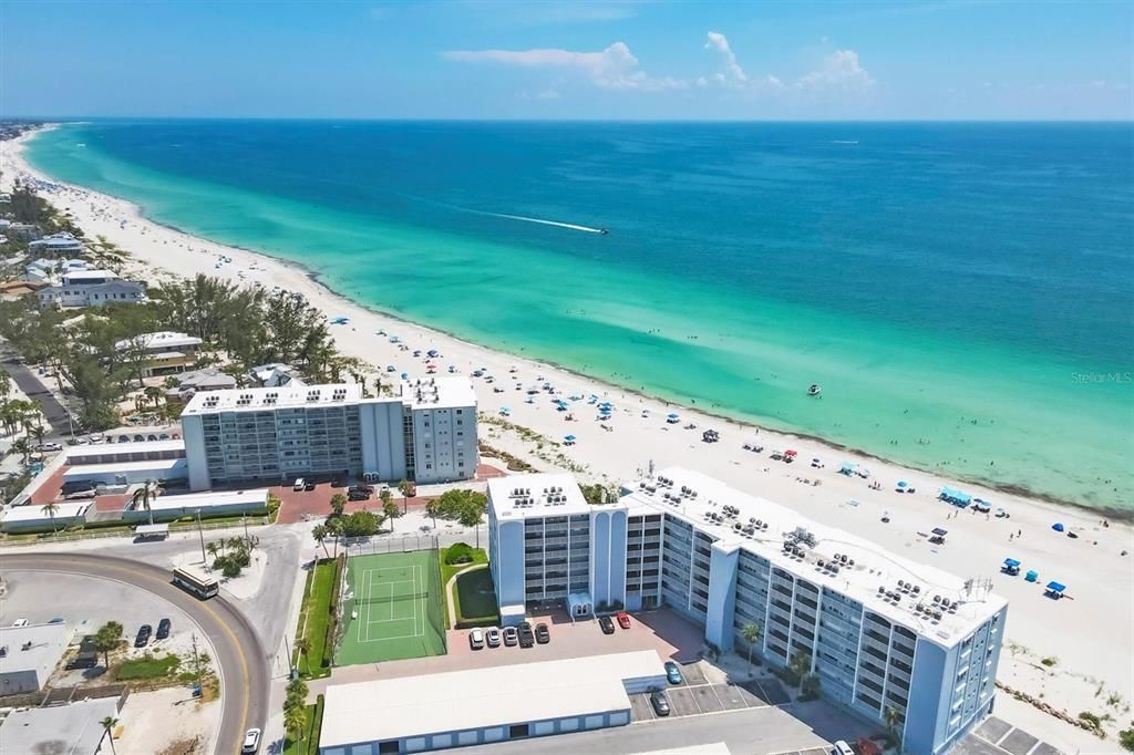 Под контрактом: $848,995 (2 спален, 2 ванн, 1057 Квадратных фут)