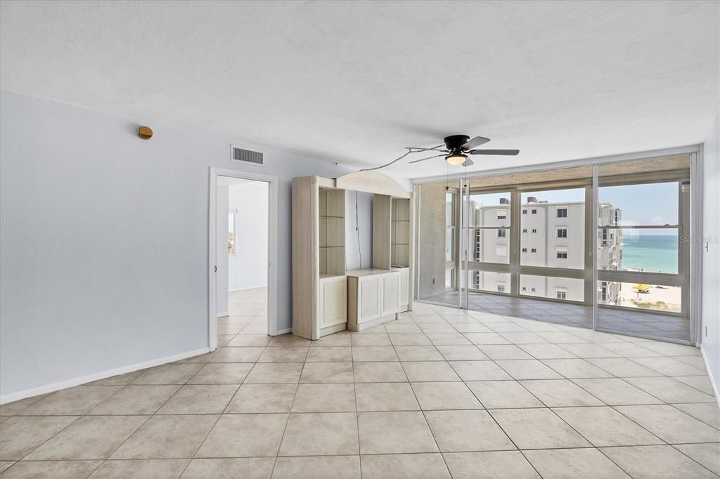 Под контрактом: $848,995 (2 спален, 2 ванн, 1057 Квадратных фут)