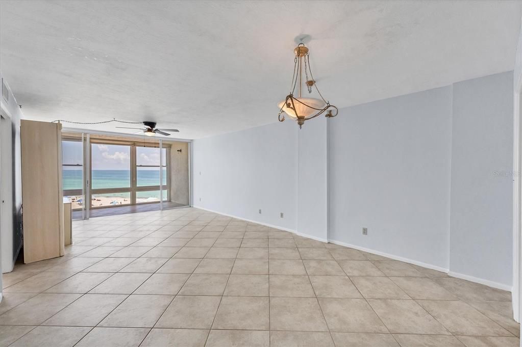 Под контрактом: $848,995 (2 спален, 2 ванн, 1057 Квадратных фут)