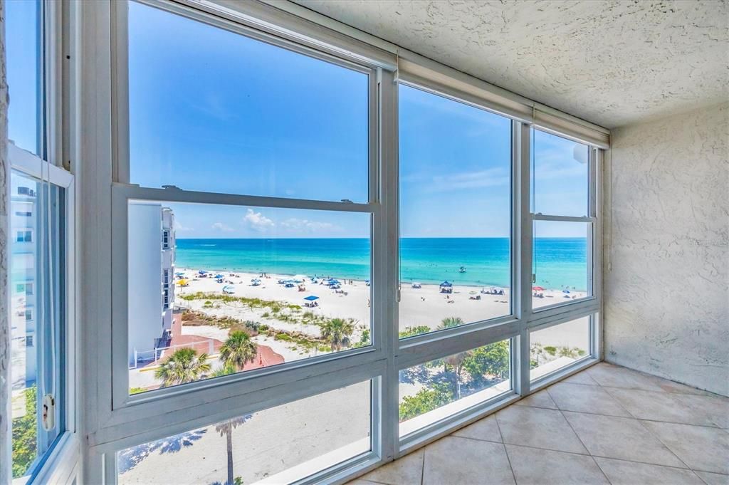 Под контрактом: $848,995 (2 спален, 2 ванн, 1057 Квадратных фут)