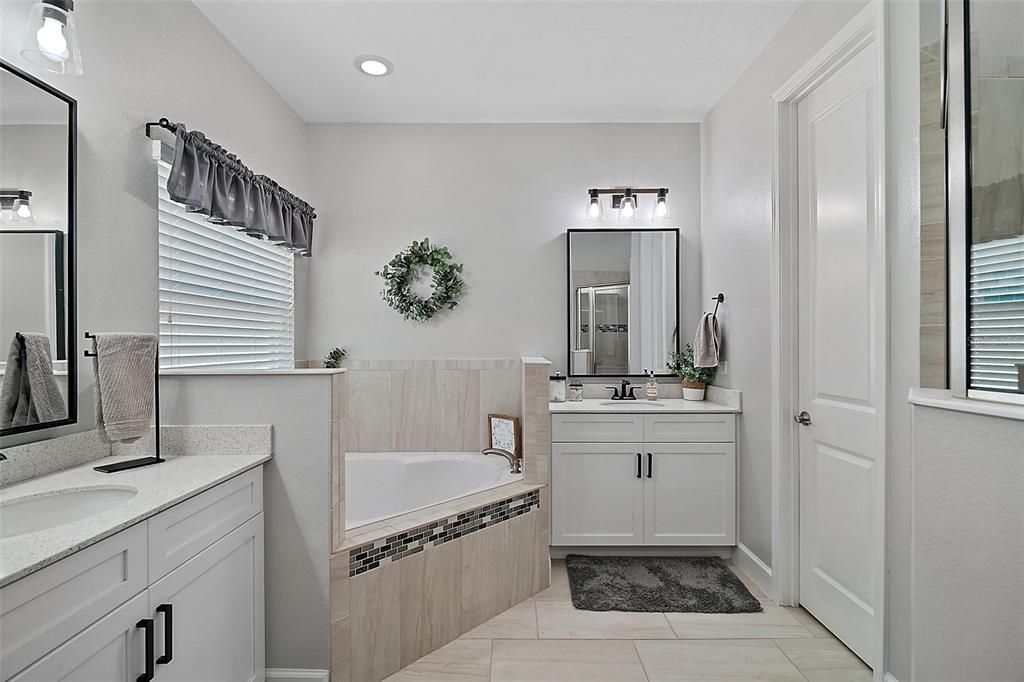 SOAKING TUB