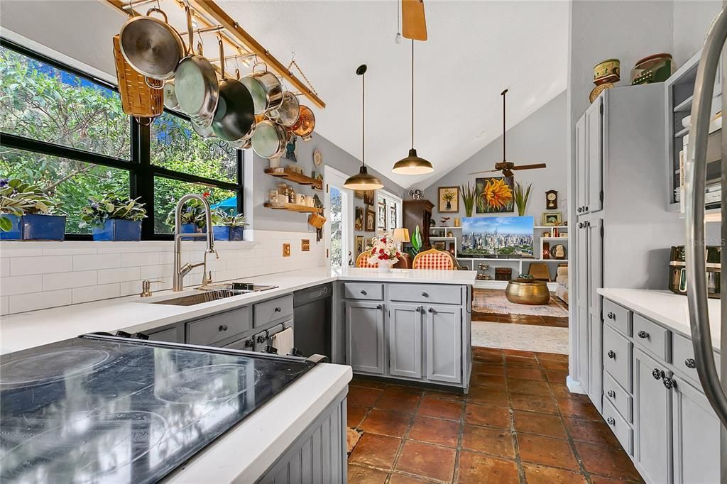 На продажу: $599,000 (4 спален, 2 ванн, 2182 Квадратных фут)