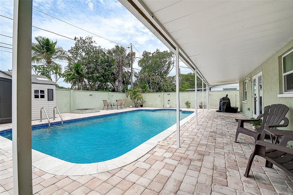 En Venta: $454,500 (4 camas, 2 baños, 1413 Pies cuadrados)