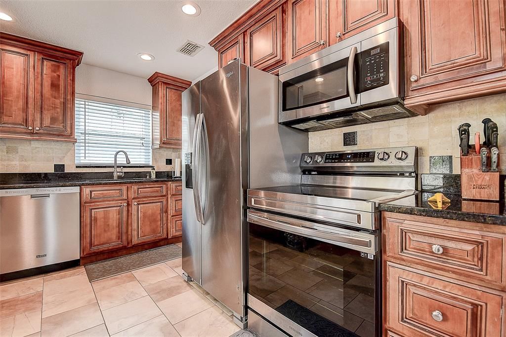 En Venta: $454,500 (4 camas, 2 baños, 1413 Pies cuadrados)