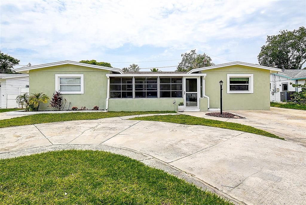 En Venta: $454,500 (4 camas, 2 baños, 1413 Pies cuadrados)