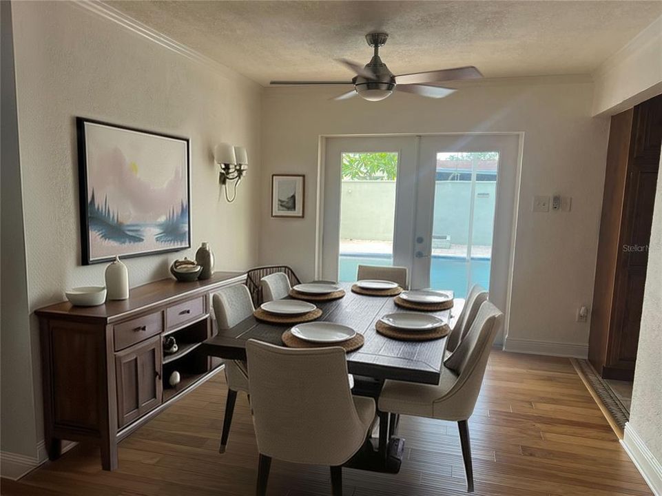 En Venta: $454,500 (4 camas, 2 baños, 1413 Pies cuadrados)