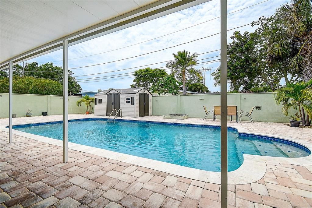 En Venta: $454,500 (4 camas, 2 baños, 1413 Pies cuadrados)