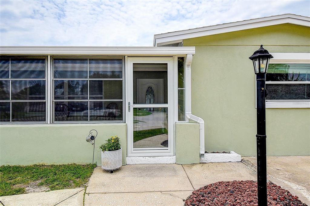 En Venta: $454,500 (4 camas, 2 baños, 1413 Pies cuadrados)