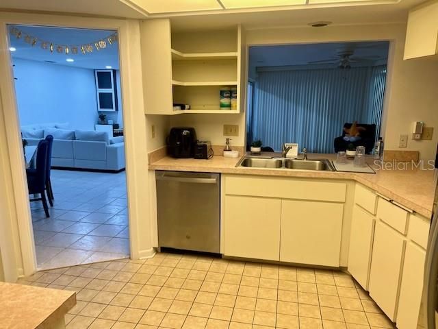 出租: $4,500 (3 贝兹, 3 浴室, 2310 平方英尺)