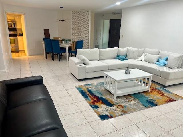 出租: $4,500 (3 贝兹, 3 浴室, 2310 平方英尺)