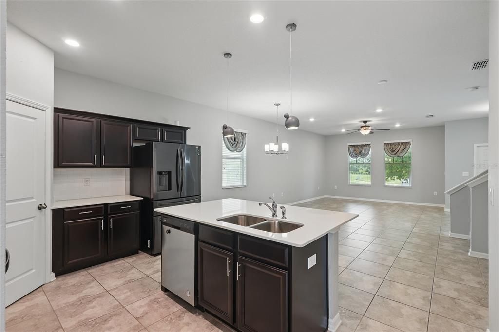 Active With Contract: $535,000 (4 beds, 3 baths, 2042 Square Feet)