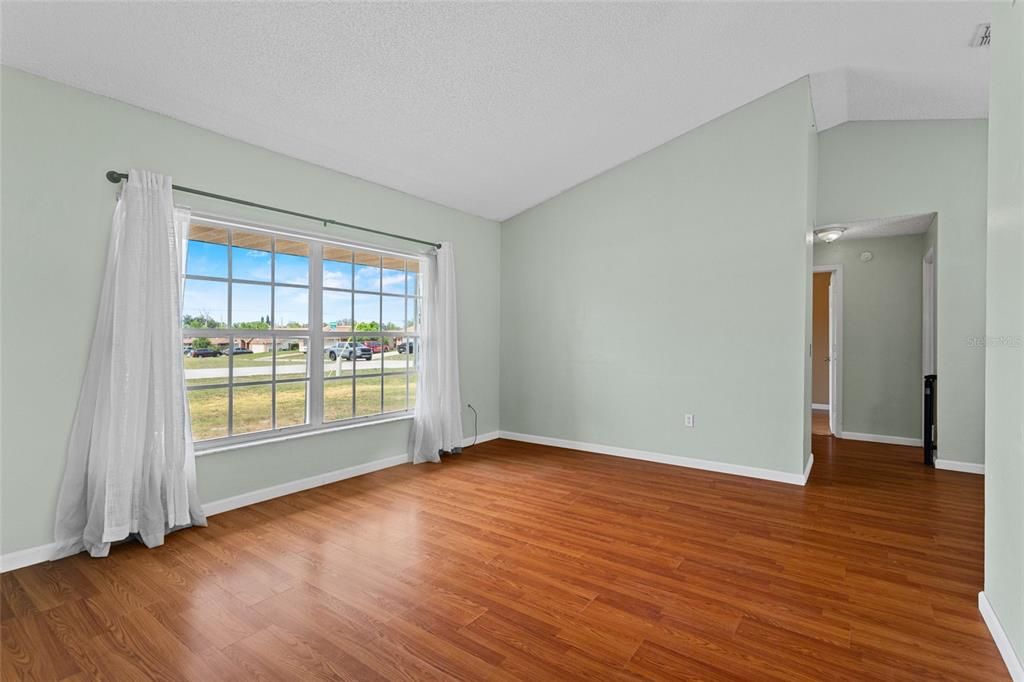 Active With Contract: $300,000 (3 beds, 2 baths, 1707 Square Feet)