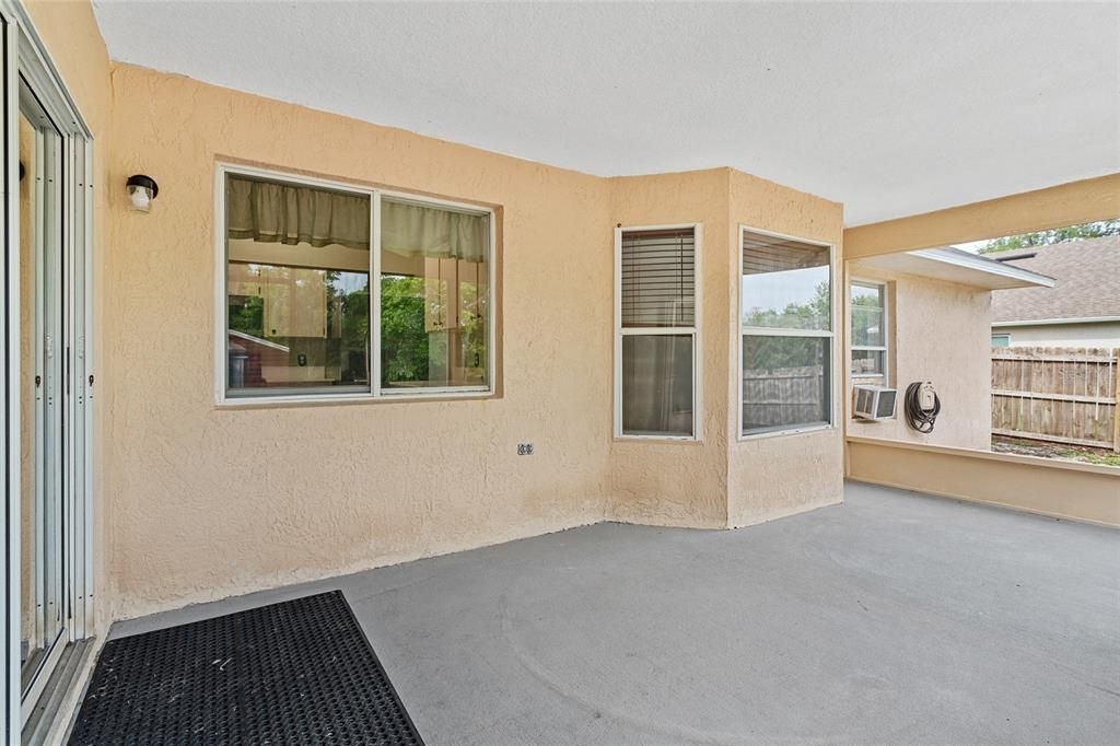 Active With Contract: $300,000 (3 beds, 2 baths, 1707 Square Feet)