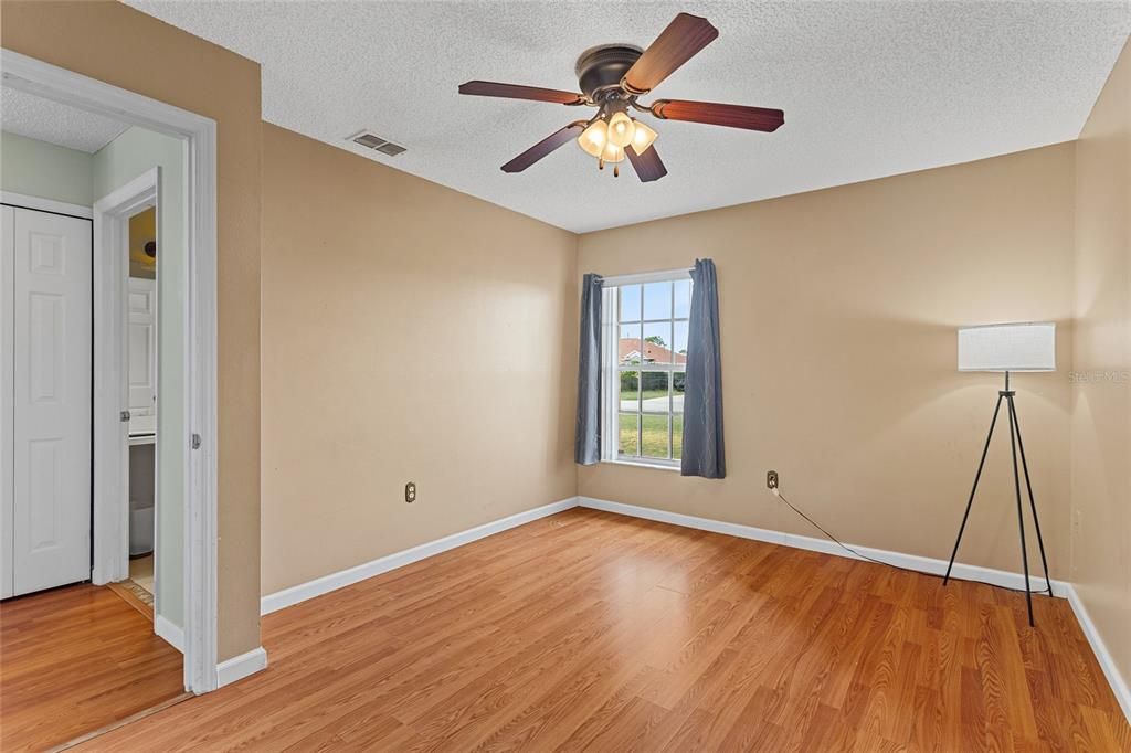 Active With Contract: $300,000 (3 beds, 2 baths, 1707 Square Feet)