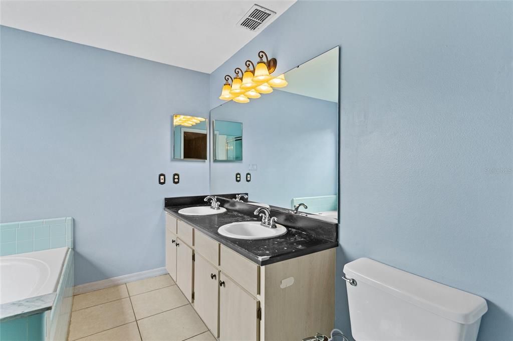 Active With Contract: $300,000 (3 beds, 2 baths, 1707 Square Feet)