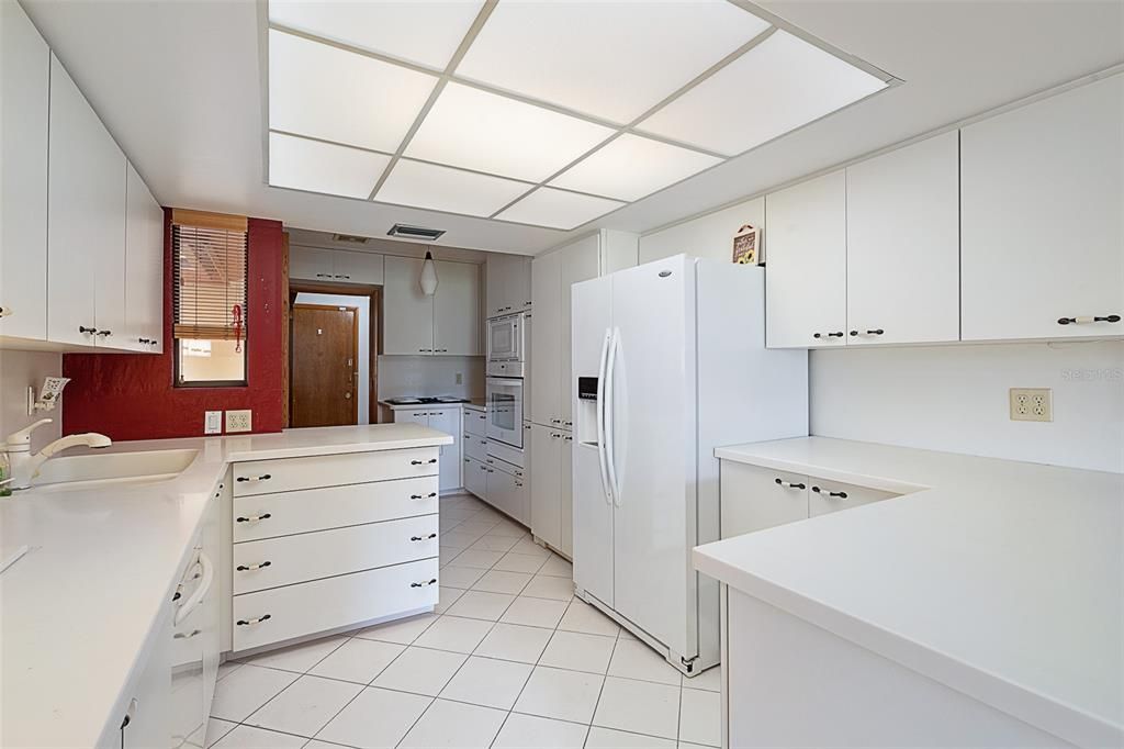 Activo con contrato: $249,900 (3 camas, 2 baños, 1850 Pies cuadrados)