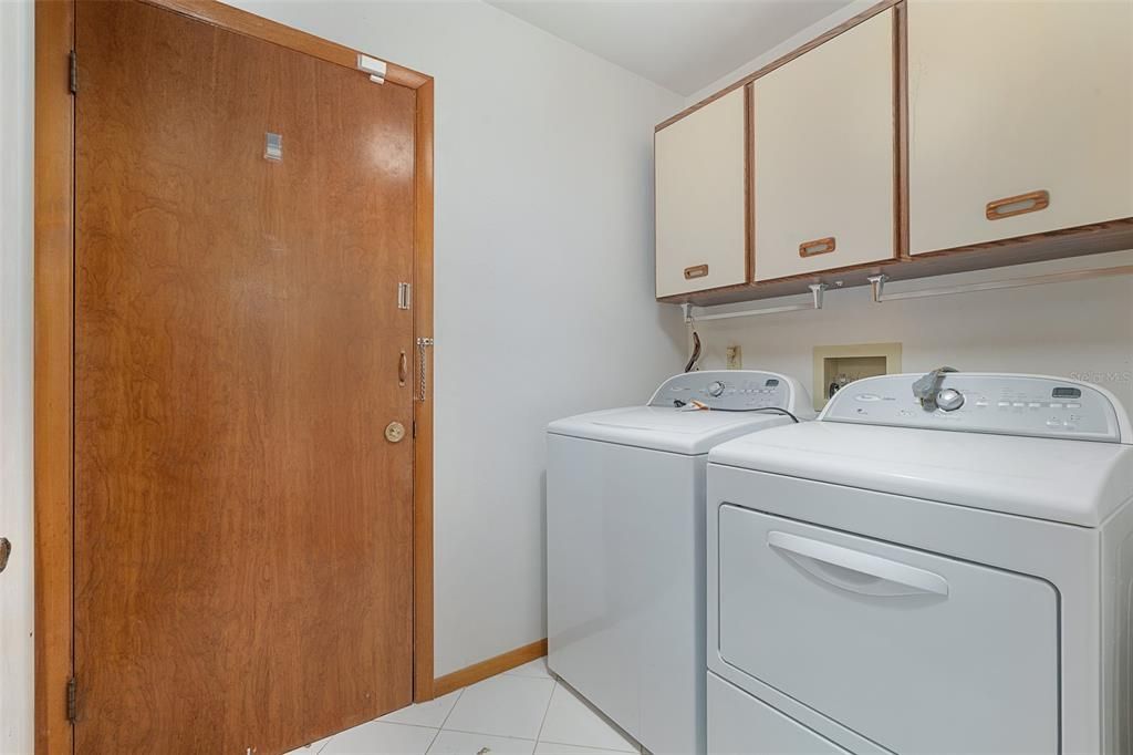 Activo con contrato: $249,900 (3 camas, 2 baños, 1850 Pies cuadrados)