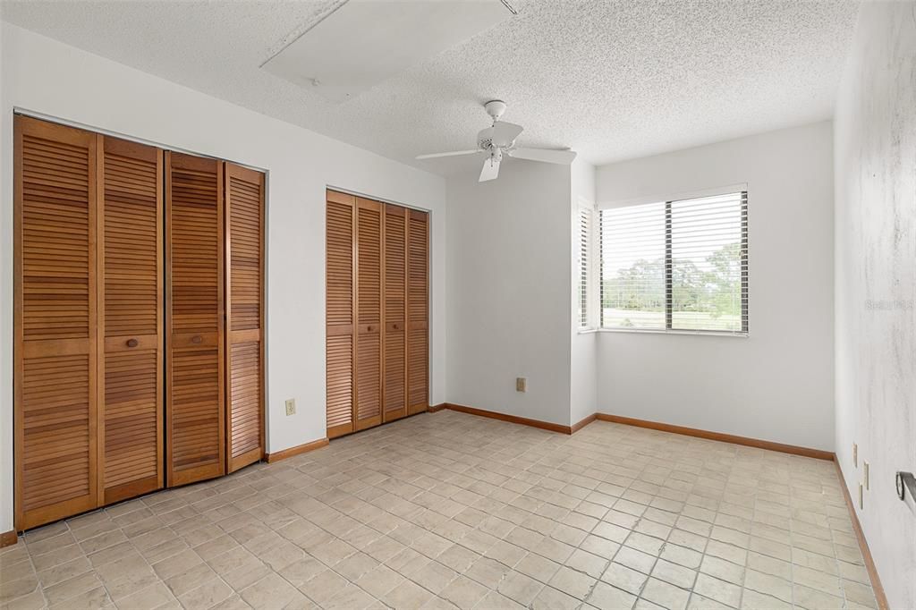 Activo con contrato: $249,900 (3 camas, 2 baños, 1850 Pies cuadrados)