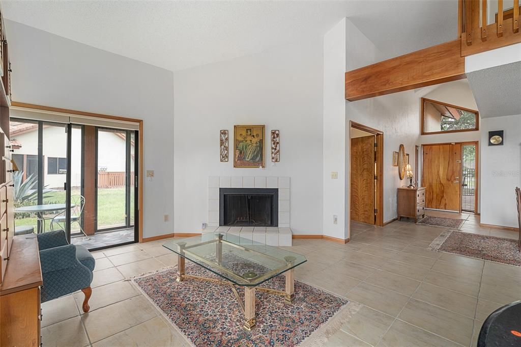 Activo con contrato: $249,900 (3 camas, 2 baños, 1850 Pies cuadrados)