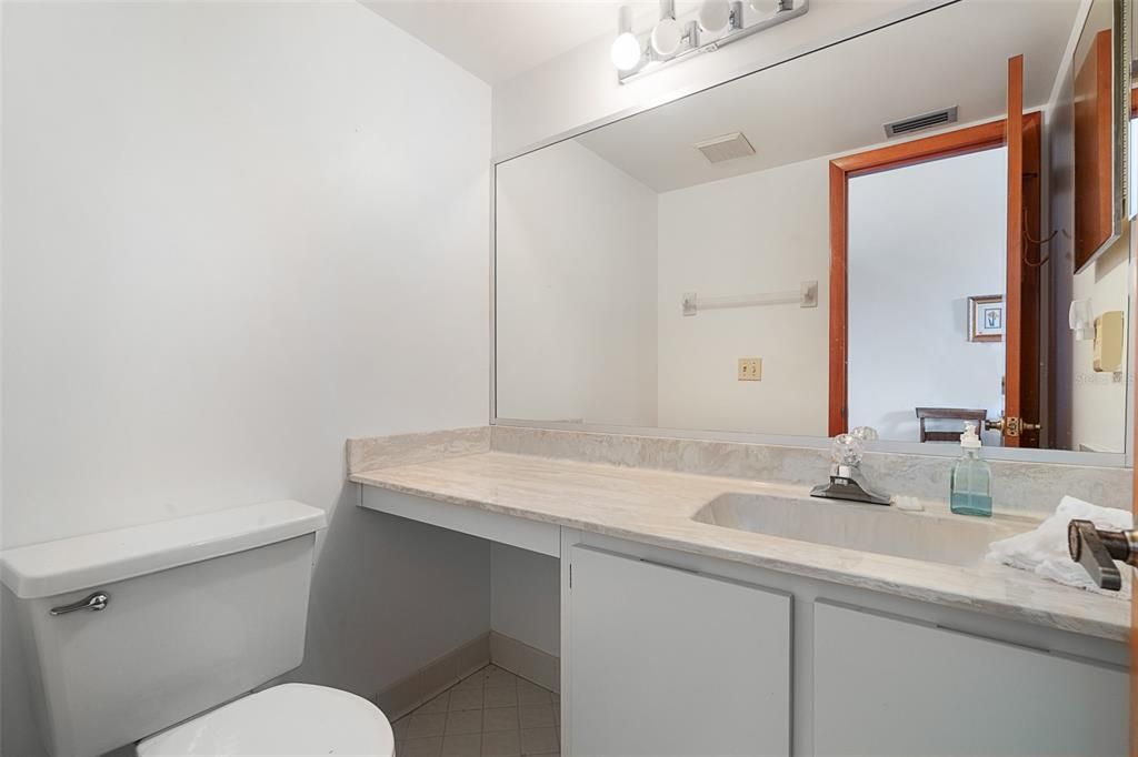 Activo con contrato: $249,900 (3 camas, 2 baños, 1850 Pies cuadrados)