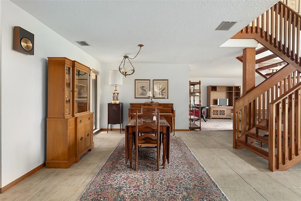 Activo con contrato: $249,900 (3 camas, 2 baños, 1850 Pies cuadrados)