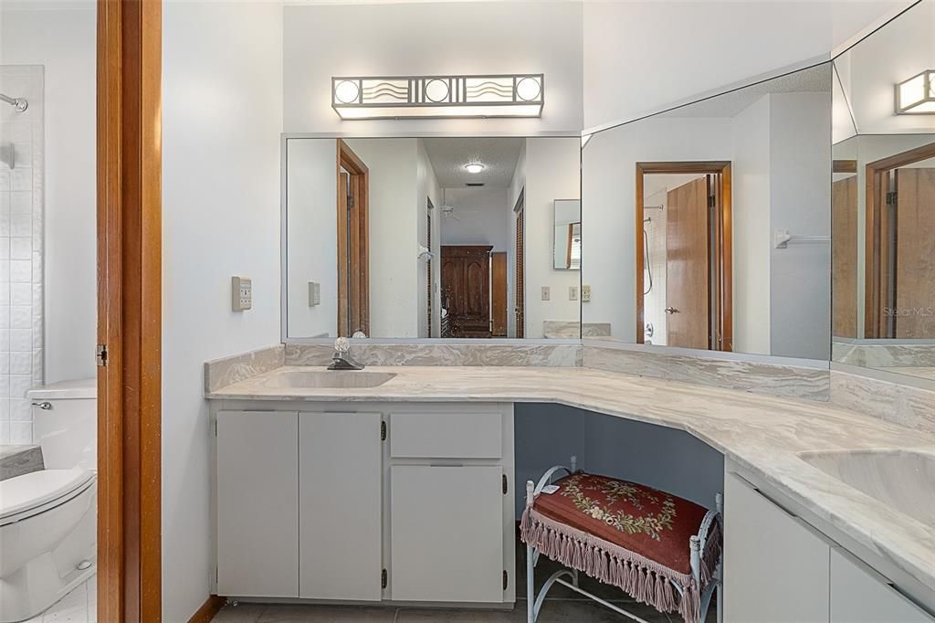 Activo con contrato: $249,900 (3 camas, 2 baños, 1850 Pies cuadrados)