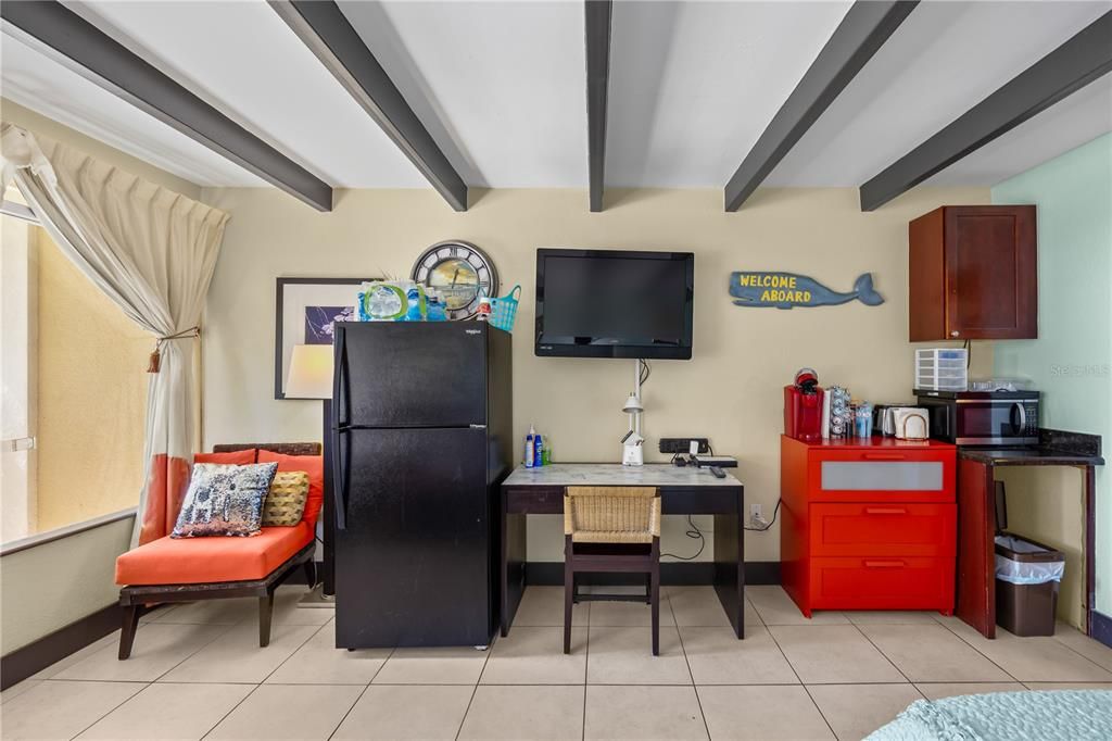 For Sale: $162,000 (1 beds, 1 baths, 308 Square Feet)