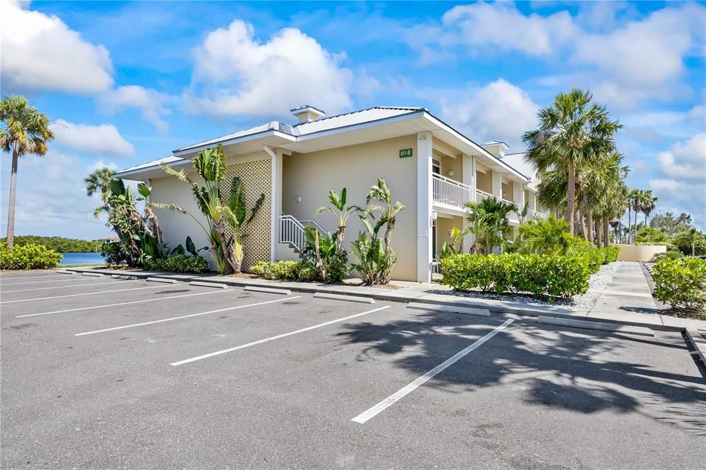 For Sale: $162,000 (1 beds, 1 baths, 308 Square Feet)