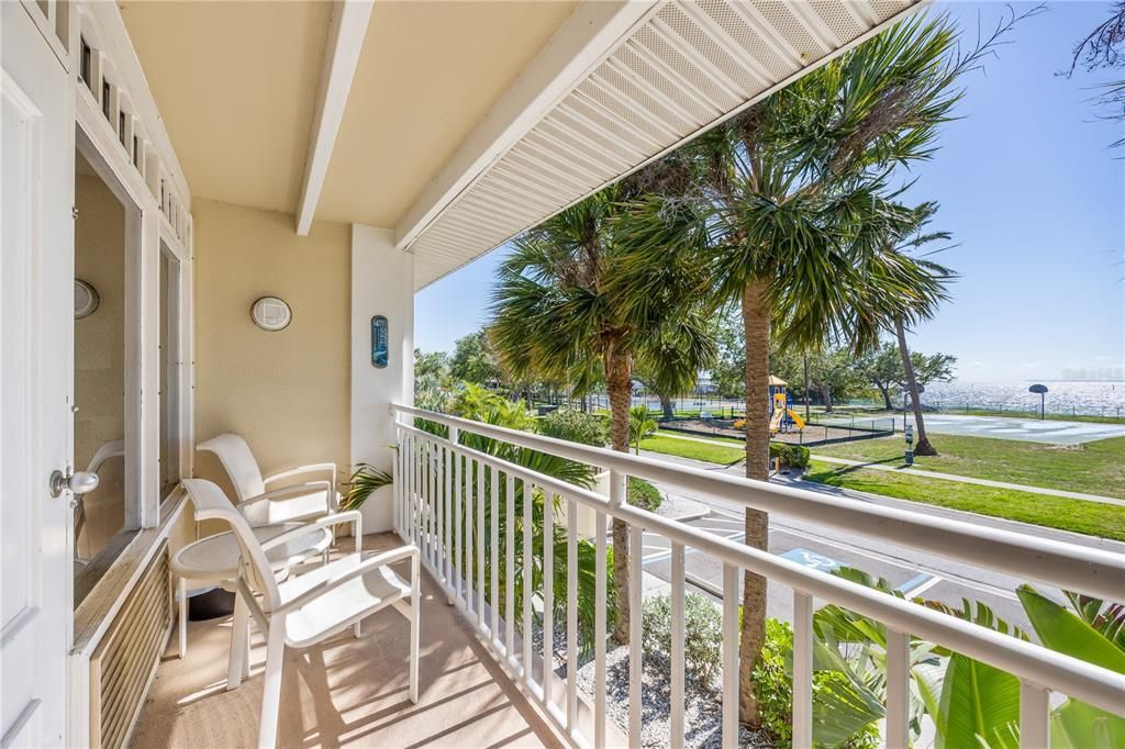 For Sale: $162,000 (1 beds, 1 baths, 308 Square Feet)