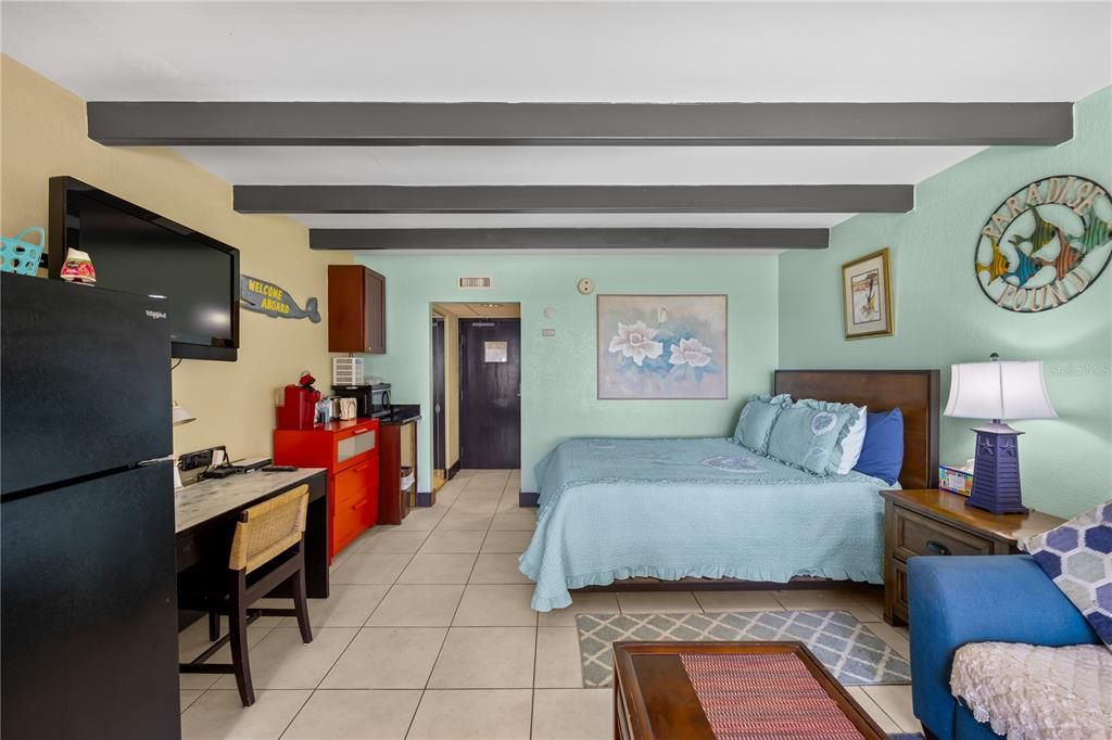 For Sale: $162,000 (1 beds, 1 baths, 308 Square Feet)