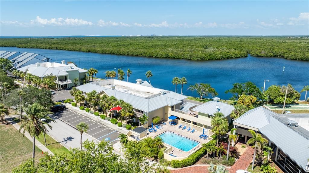 For Sale: $162,000 (1 beds, 1 baths, 308 Square Feet)