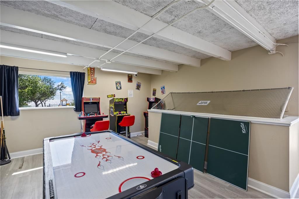 For Sale: $162,000 (1 beds, 1 baths, 308 Square Feet)