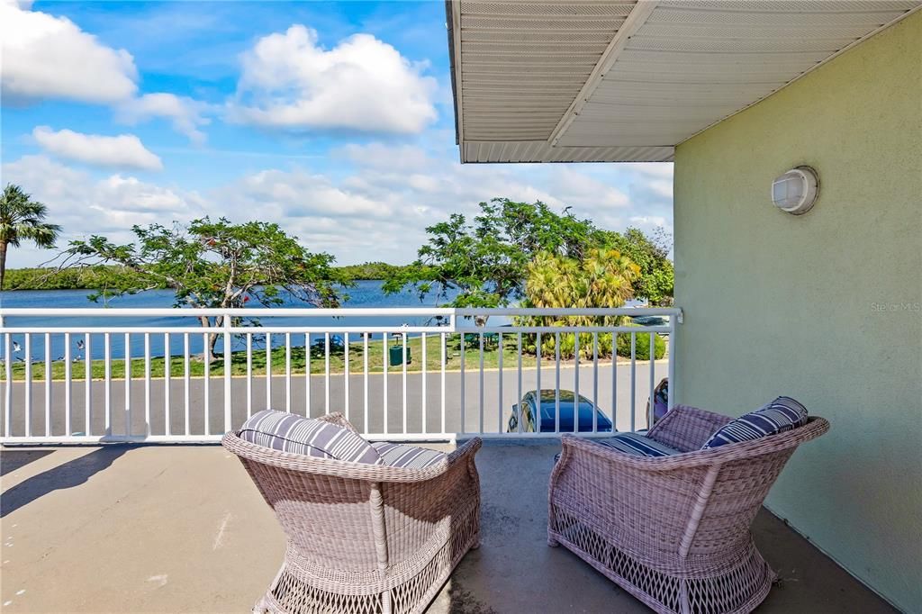 For Sale: $162,000 (1 beds, 1 baths, 308 Square Feet)