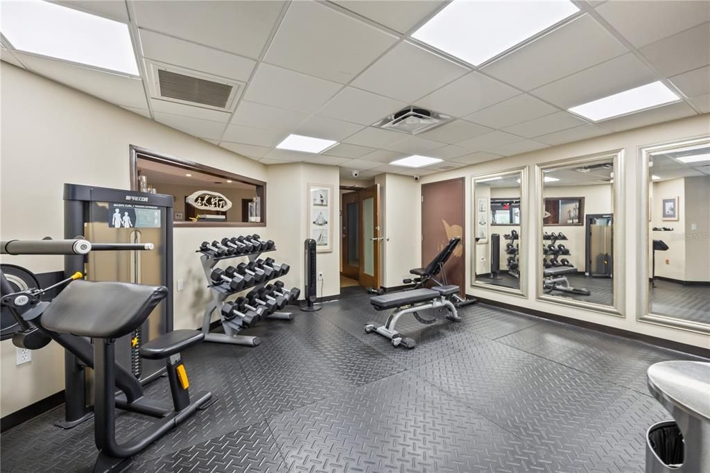 For Sale: $162,000 (1 beds, 1 baths, 308 Square Feet)